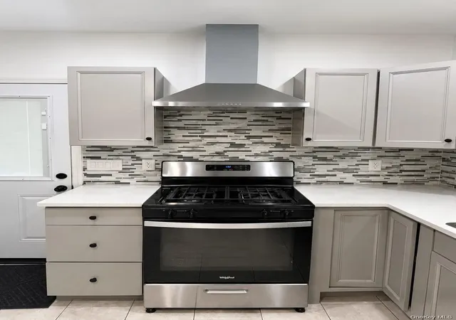 Photo 4 of Single family home for sale at 130 Elizabeth Ave, Hempstead, NY 11550 | MLS# 1050284 | Listing updated on 2026-09-15