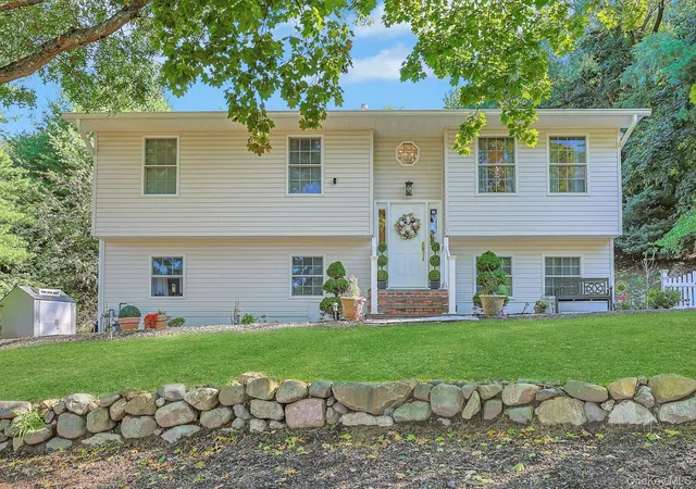 Photo 3 of Single family home for sale at 16 Annette Ln, Ramapo, NY 10901 | MLS# 1050286 | Listing updated on 2026-10-14