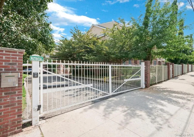 Photo 2 of Condo for sale at 1 Patricia Ln #305, New York, NY 10465 | MLS# 1050287 | Listing updated on 2026-09-16