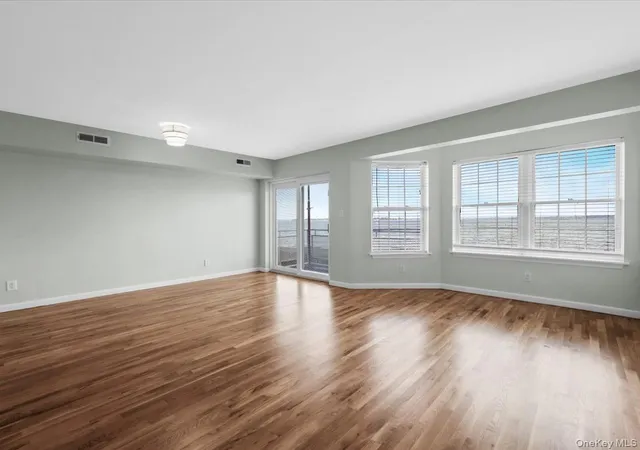 Photo 4 of Condo for sale at 1 Patricia Ln #305, New York, NY 10465 | MLS# 1050287 | Listing updated on 2026-09-16