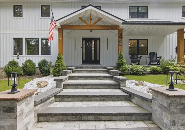 Photo 3 of Single family home for sale at 45 Meadow Glen Rd, Smithtown, NY 11768 | MLS# 1050295 | Listing updated on 2026-09-16