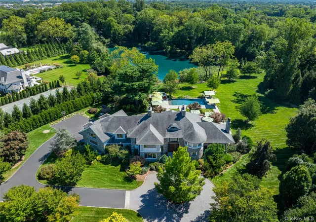 Photo 1 of Single family home for sale at 1 Hidden Pond Dr, Oyster Bay, NY 11568 | MLS# 1050297 | Listing updated on 2026-09-15