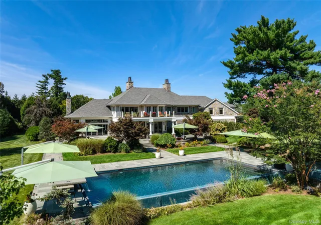 Photo 3 of Single family home for sale at 1 Hidden Pond Dr, Oyster Bay, NY 11568 | MLS# 1050297 | Listing updated on 2026-09-15
