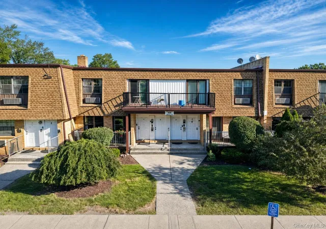 Photo 3 of Condo for sale at 408 Carpenter Ave #4, Newburgh (city), NY 12550 | MLS# 1050307 | Listing updated on 2026-09-15