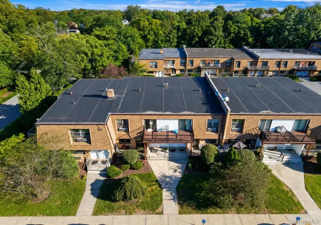 Photo 3 of Condo for sale at 408 Carpenter Ave #4, Newburgh (city), NY 12550 | MLS# 1050307 | Listing updated on 2026-09-15