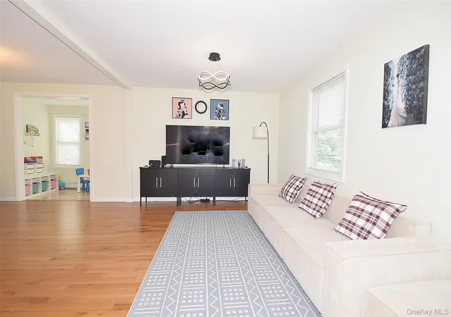 Photo 4 of Single family home for sale at 17 Maple Ave, Brookhaven, NY 11776 | MLS# 1050320 | Listing updated on 2026-09-15