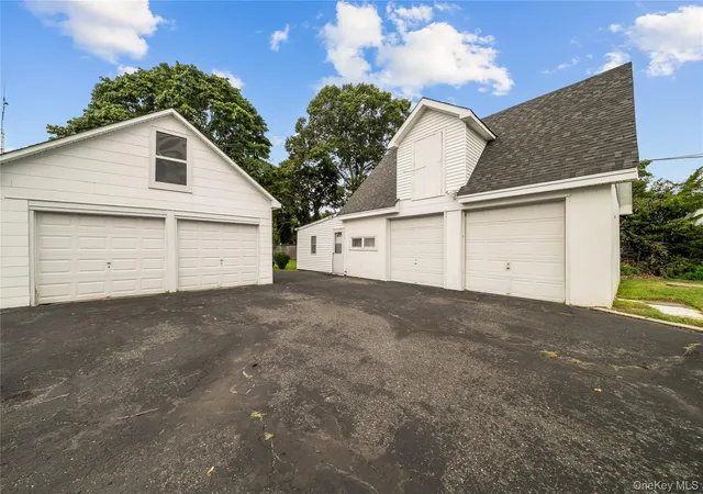 Photo 2 of Single family home for sale at 120 N Ocean Ave, Brookhaven, NY 11772 | MLS# 1050326 | Listing updated on 2026-09-15