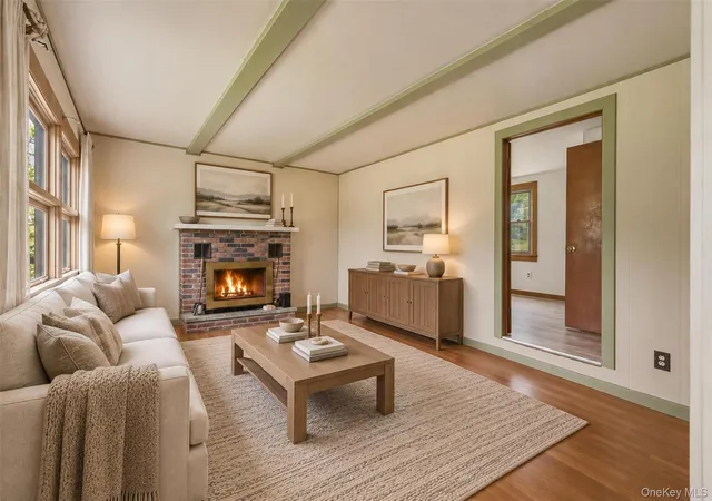 Photo 2 of Single family home for sale at 2 Enderkill Dr, Hyde Park, NY 12580 | MLS# 1050337 | Listing updated on 2026-09-22