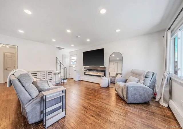 Photo 3 of Single family home for sale at 41 E Saltaire Rd, Babylon, NY 11757 | MLS# 1050339 | Listing updated on 2026-09-22
