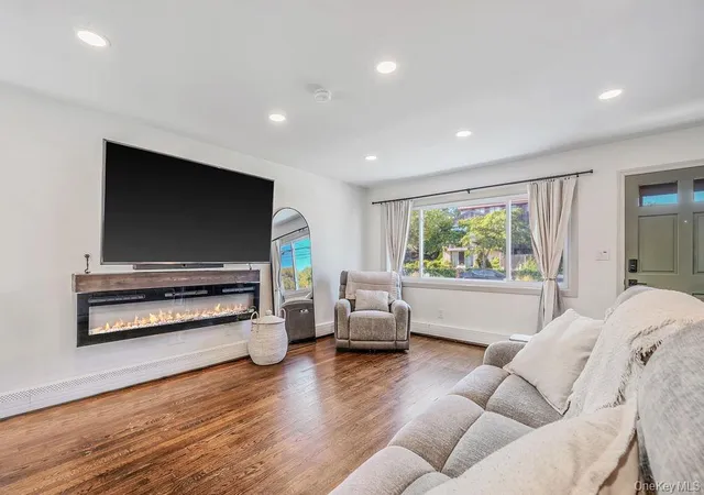 Photo 3 of Single family home for sale at 41 E Saltaire Rd, Babylon, NY 11757 | MLS# 1050339 | Listing updated on 2026-09-22