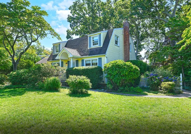 Photo 1 of Sale Pending at 20 Brook Ln, Smithtown, NY 11787 | MLS# 1050347 | Listing updated on 2026-10-06