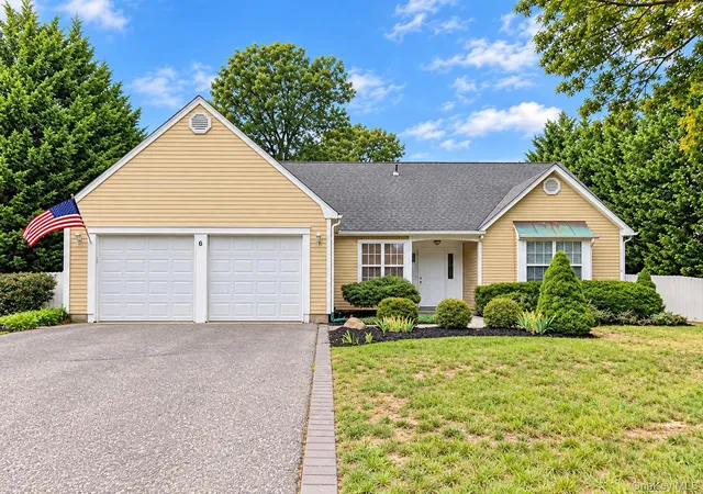 Single family home for sale at 6 Royal Dr, Brookhaven, NY 11727 | MLS# 1050367