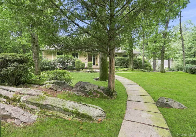 Photo 2 of Single family home for sale at 21 Seely Pl, Greenburgh, NY 10583 | MLS# 1050370 | Listing updated on 2026-09-17