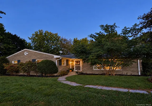 Photo 1 of Single family home for sale at 6 Hope Ln, Marlboro, NY 12547 | MLS# 1050384 | Listing updated on 2026-10-01