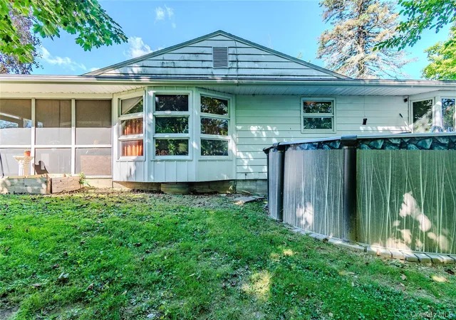 Photo 3 of Single family home for sale at 6 Hope Ln, Marlboro, NY 12547 | MLS# 1050384 | Listing updated on 2026-10-01