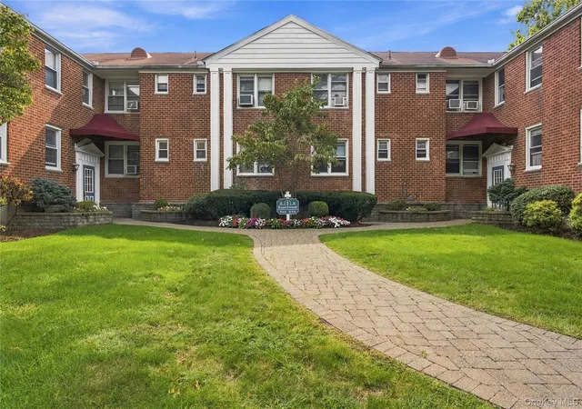 Condo for sale at 2 Bryant Crescent #1N, White Plains, NY 10605 | MLS# 1050386