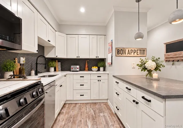Photo 3 of House for sale at 2 Bryant Crescent #1N, White Plains, NY 10605 | MLS# 1050386 | Listing updated on 2026-10-05