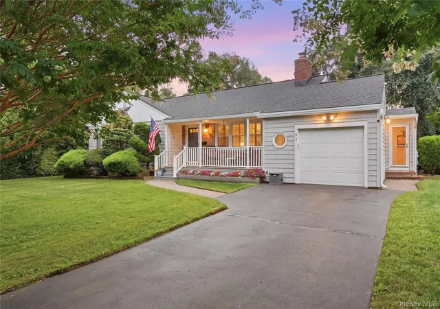 Photo 2 of Sale Pending at 2 Baltic Pl, Babylon, NY 11701 | MLS# 1050387 | Listing updated on 2026-09-23