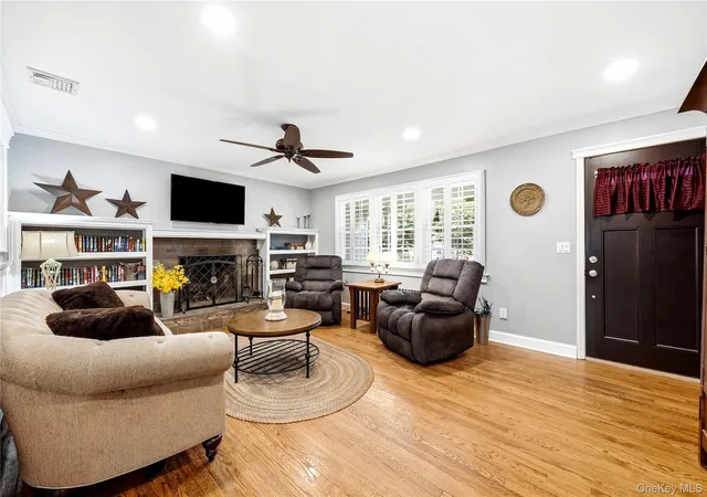 Photo 4 of Sale Pending at 2 Baltic Pl, Babylon, NY 11701 | MLS# 1050387 | Listing updated on 2026-09-23