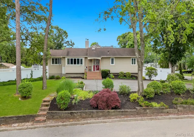 Photo 2 of Single family home for sale at 93 Midwood Ave, Smithtown, NY 11767 | MLS# 1050390 | Listing updated on 2026-10-01