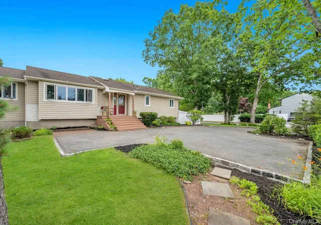 Photo 4 of Single family home for sale at 93 Midwood Ave, Smithtown, NY 11767 | MLS# 1050390 | Listing updated on 2026-10-04