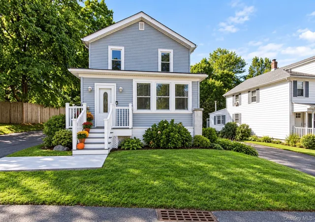Photo 1 of Single family home for sale at 18 Saint Joseph Pl, New Windsor, NY 12553 | MLS# 1050414 | Listing updated on 2026-09-19