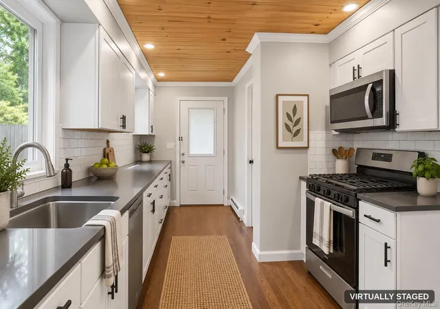 Photo 4 of Single family home for sale at 18 Saint Joseph Pl, New Windsor, NY 12553 | MLS# 1050414 | Listing updated on 2026-09-19