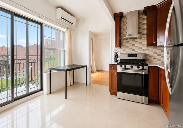 Listing Photo 3 - Condo for sale in building located at 7166 Parsons Blvd, New York, NY 11365 - Unit #6C