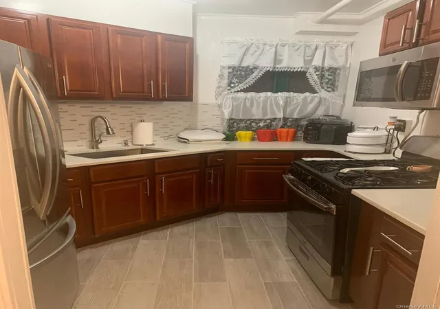 Listing Photo 5 - Condo for sale in building located at 1700 Metropolitan Ave, New York, NY 10462 - Unit #6D