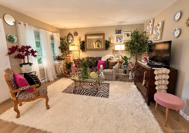 Listing Photo 5 - Condo for sale in building located at 190 Ventry Ct, Brookhaven, NY 11961 - Unit #F