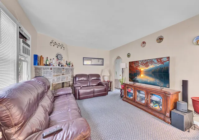 Photo 4 of House for sale at 569 Greenway E, Hempstead, NY 11552 | MLS# 1050504 | Listing updated on 2026-09-18