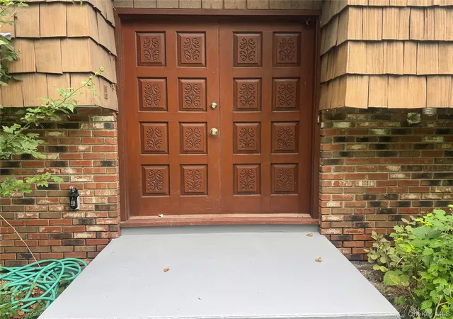 Photo 3 of Single family home for sale at 5 Byram Brk Pl, North Castle, NY 10504 | MLS# 1050507 | Listing updated on 2026-09-19