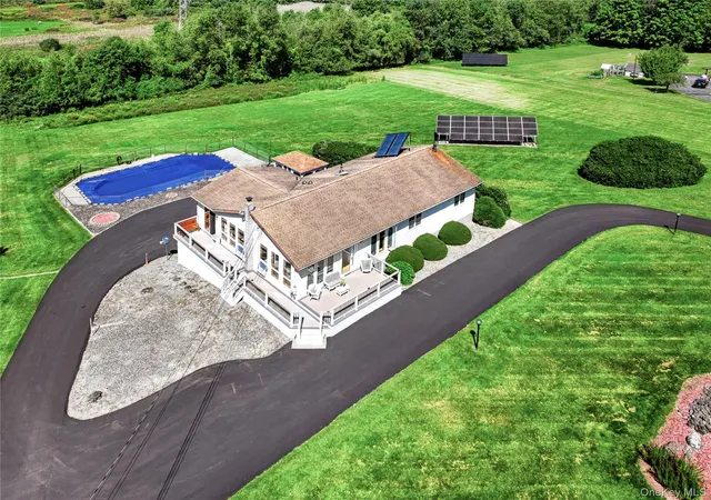 Photo 3 of Single family home for sale at 122 Dekay Rd, Warwick (town), NY 10990 | MLS# 1050527 | Listing updated on 2026-10-07