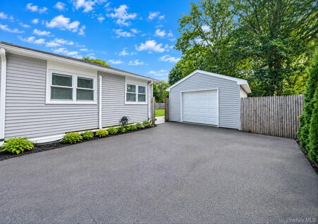 Photo 3 of Single family home for sale at 33 Pine Cone St, Brookhaven, NY 11953 | MLS# 1050529 | Listing updated on 2026-09-17