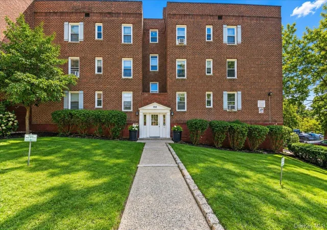 Photo 3 of Condo for sale at 150 Ravine Ave #3B, Yonkers, NY 10701 | MLS# 1050531 | Listing updated on 2026-10-05