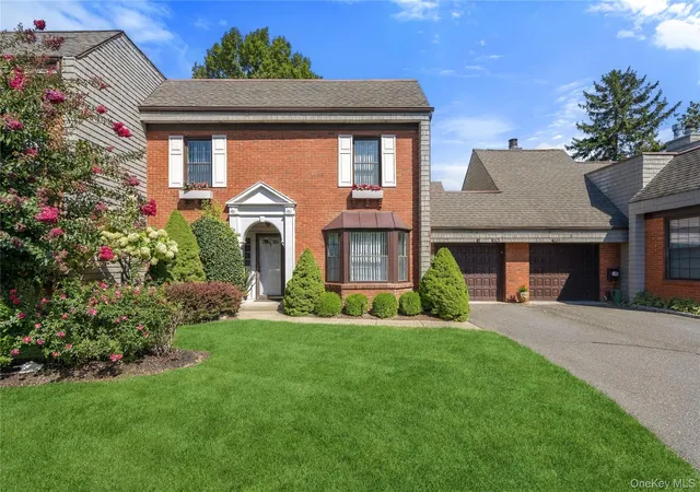 Condo for sale at 174 Anchor Ln, Islip, NY 11706 | MLS# 1050538