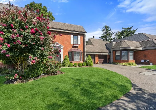 Photo 3 of Condo for sale at 174 Anchor Ln, Islip, NY 11706 | MLS# 1050538 | Listing updated on 2026-09-29