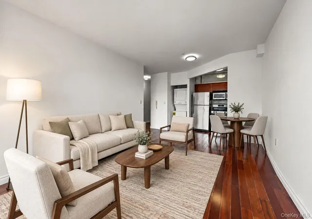 Listing Photo 1 - Condo for sale in building located at 30-85 Vernon Blvd, New York, NY 11102 - Unit #6E