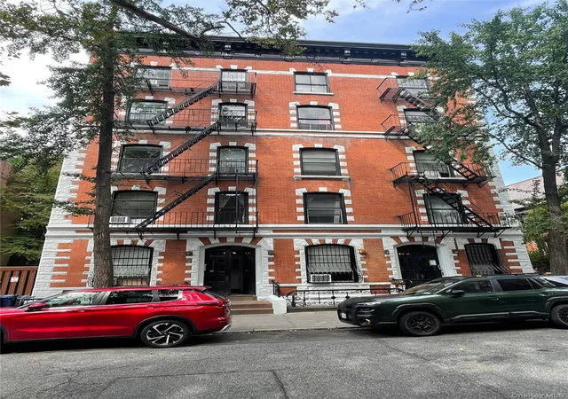 Photo 1 of Condo for sale at 32 Willow Pl #4R & 5R, New York, NY 11201 | MLS# 1050555 | Listing updated on 2026-09-30