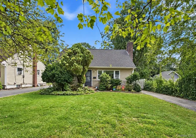 Photo 1 of Sale Pending at 20w 18th Street, Huntington, NY 11746 | MLS# 1050557 | Listing updated on 2026-10-08