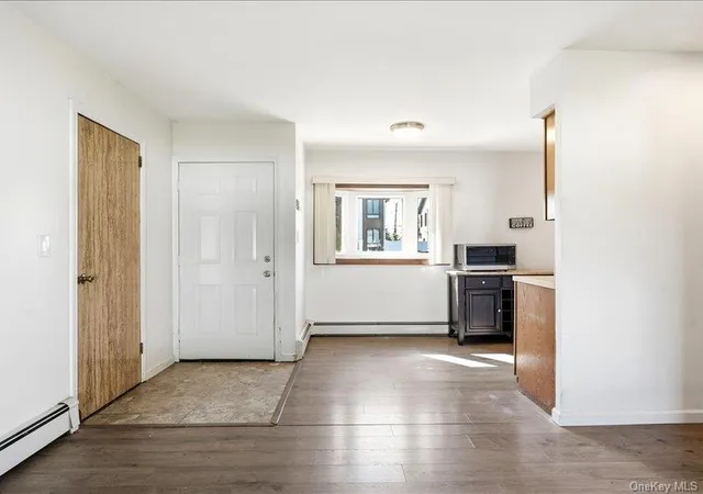 Photo 3 of Single family home for sale at 11 Hoover Ln, Oyster Bay, NY 11714 | MLS# 1050559 | Listing updated on 2026-09-17