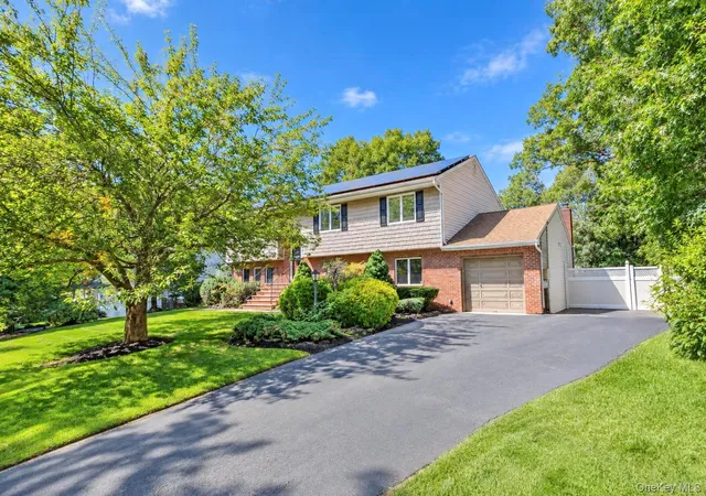 Photo 1 of Sale Pending at 137 Ridgewood Ave, Brookhaven, NY 11738 | MLS# 1050562 | Listing updated on 2026-10-03