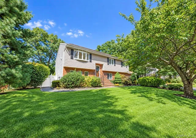 Photo 3 of Sale Pending at 137 Ridgewood Ave, Brookhaven, NY 11738 | MLS# 1050562 | Listing updated on 2026-10-03