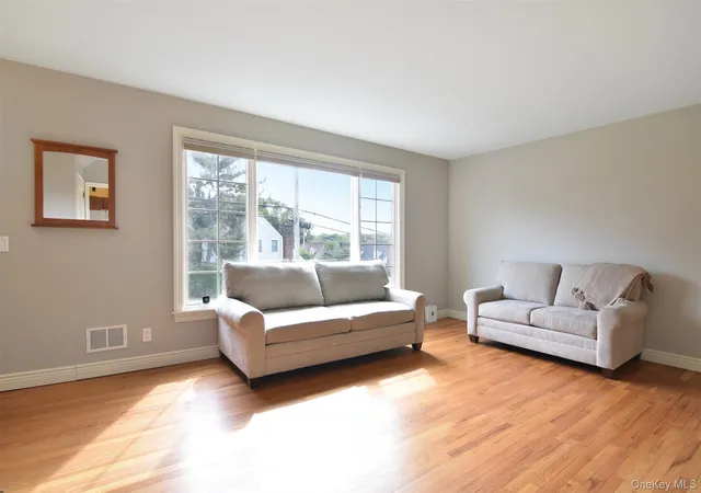 Photo 3 of Single family home for sale at 27 White Plains Ave, Harrison, NY 10604 | MLS# 1050565 | Listing updated on 2026-10-04