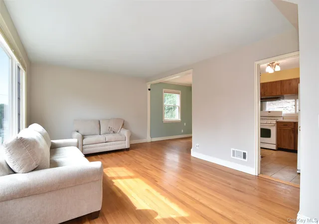 Photo 3 of Single family home for sale at 27 White Plains Ave, Harrison, NY 10604 | MLS# 1050565 | Listing updated on 2026-10-04