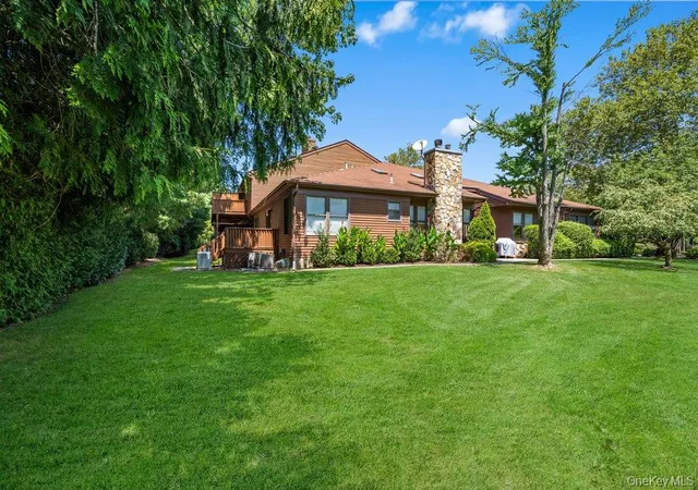 Photo 1 of Sale Pending at 20 Hunt Ct S, Oyster Bay, NY 11753 | MLS# 1050571 | Listing updated on 2026-09-30