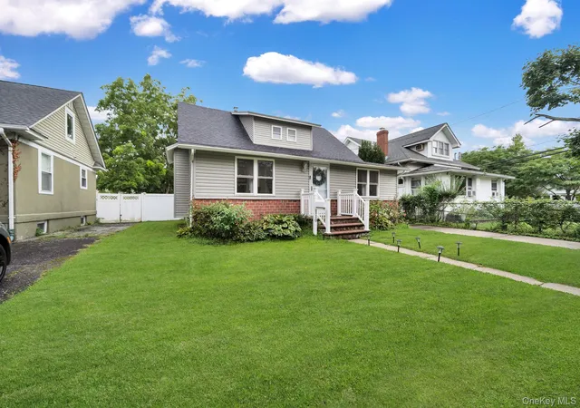 Photo 2 of Single family home for sale at 110 N Park Ave, Islip, NY 11706 | MLS# 1050572 | Listing updated on 2026-09-15