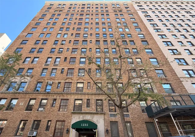 Photo 1 of Condo for sale at 1235 Park Ave #6D, New York, NY 10128 | MLS# 1050580 | Listing updated on 2026-10-09