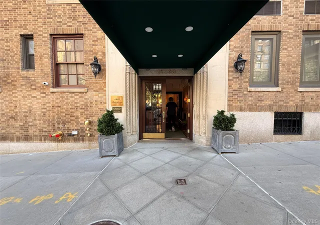 Photo 2 of Condo for sale at 1235 Park Ave #6D, New York, NY 10128 | MLS# 1050580 | Listing updated on 2026-10-09