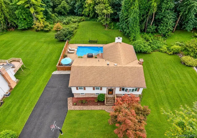 Photo 2 of Single family home for sale at 3 Five Oaks Ln, Clarkstown, NY 10989 | MLS# 1050581 | Listing updated on 2026-10-06